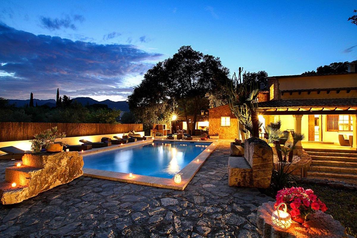 Encinas Villa